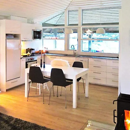 5 Person On A Feriehus *