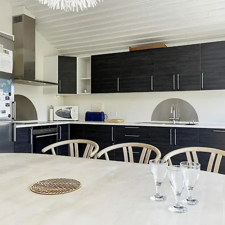 5 Person On A Nyaraló *