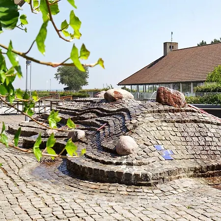 Nyaraló 5 Person On A *